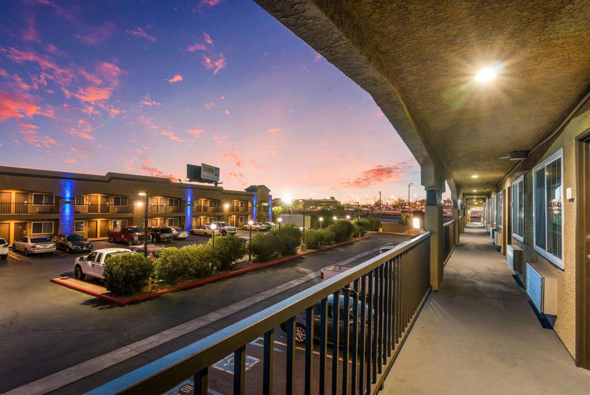 Econo Lodge Hesperia - Victorville I-15 Bagian luar foto