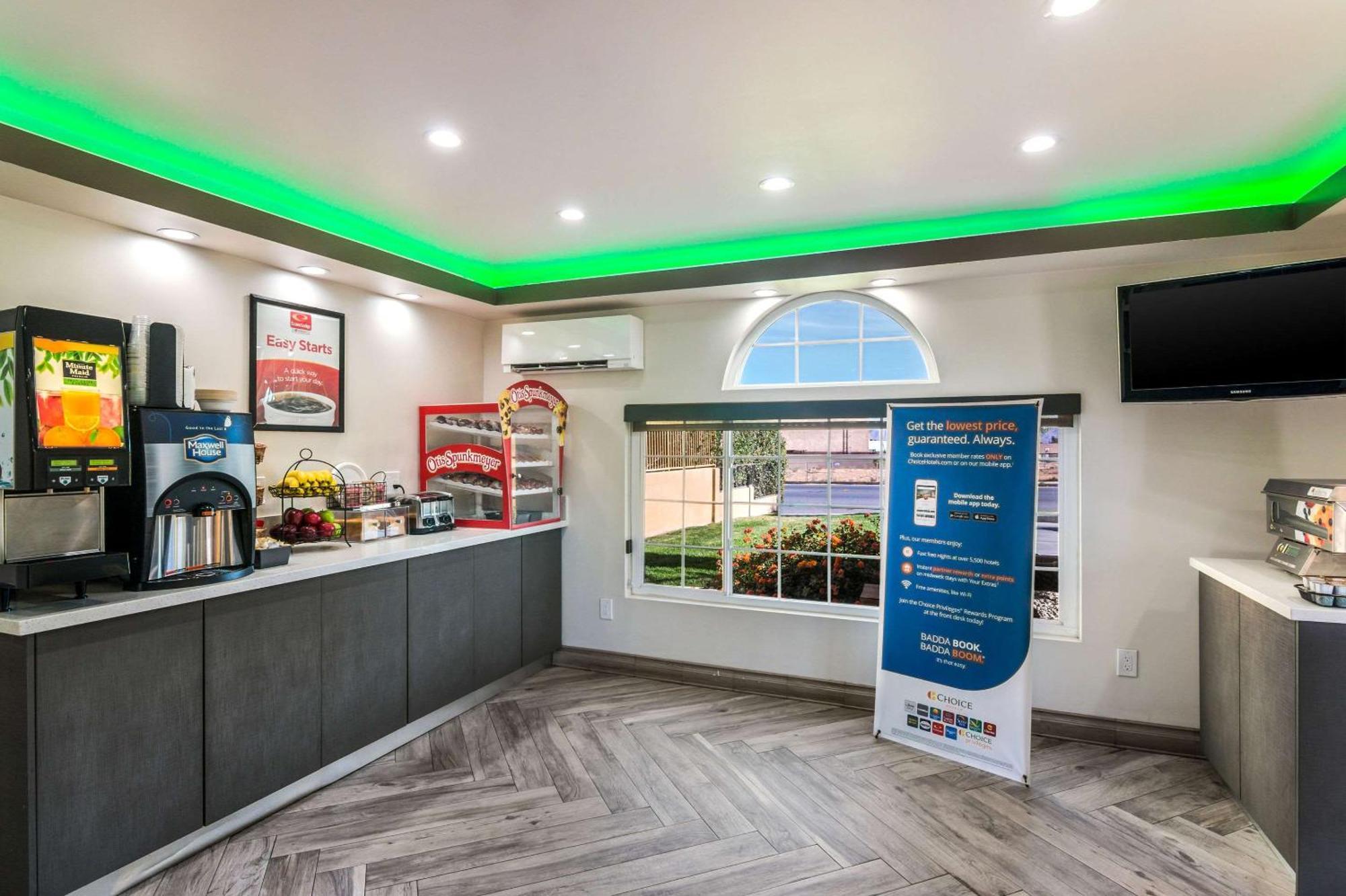 Econo Lodge Hesperia - Victorville I-15 Bagian luar foto