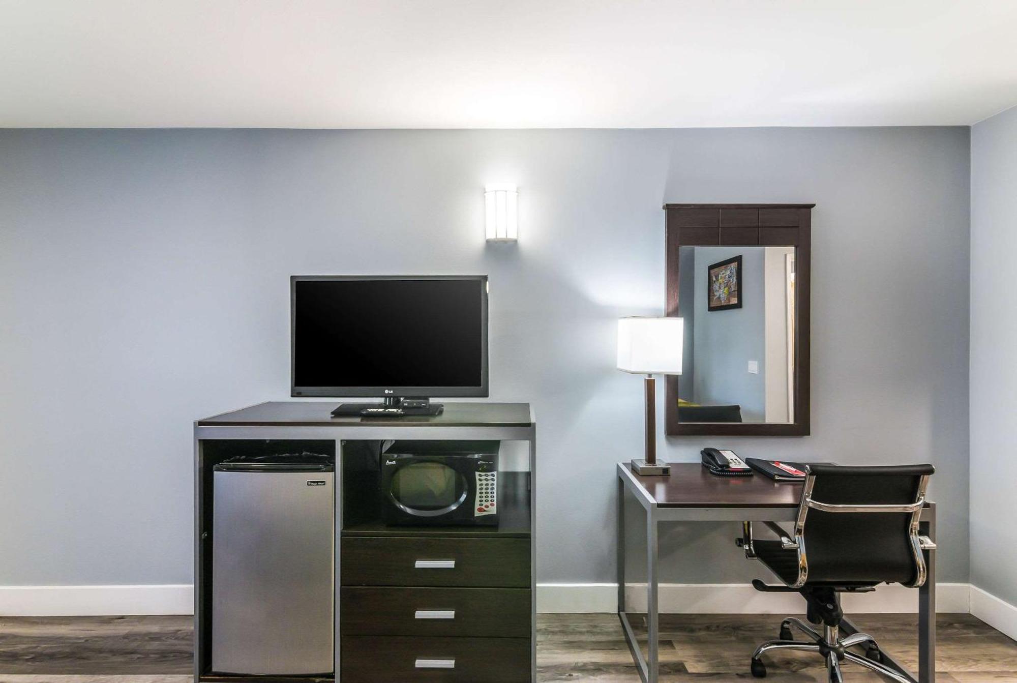 Econo Lodge Hesperia - Victorville I-15 Bagian luar foto