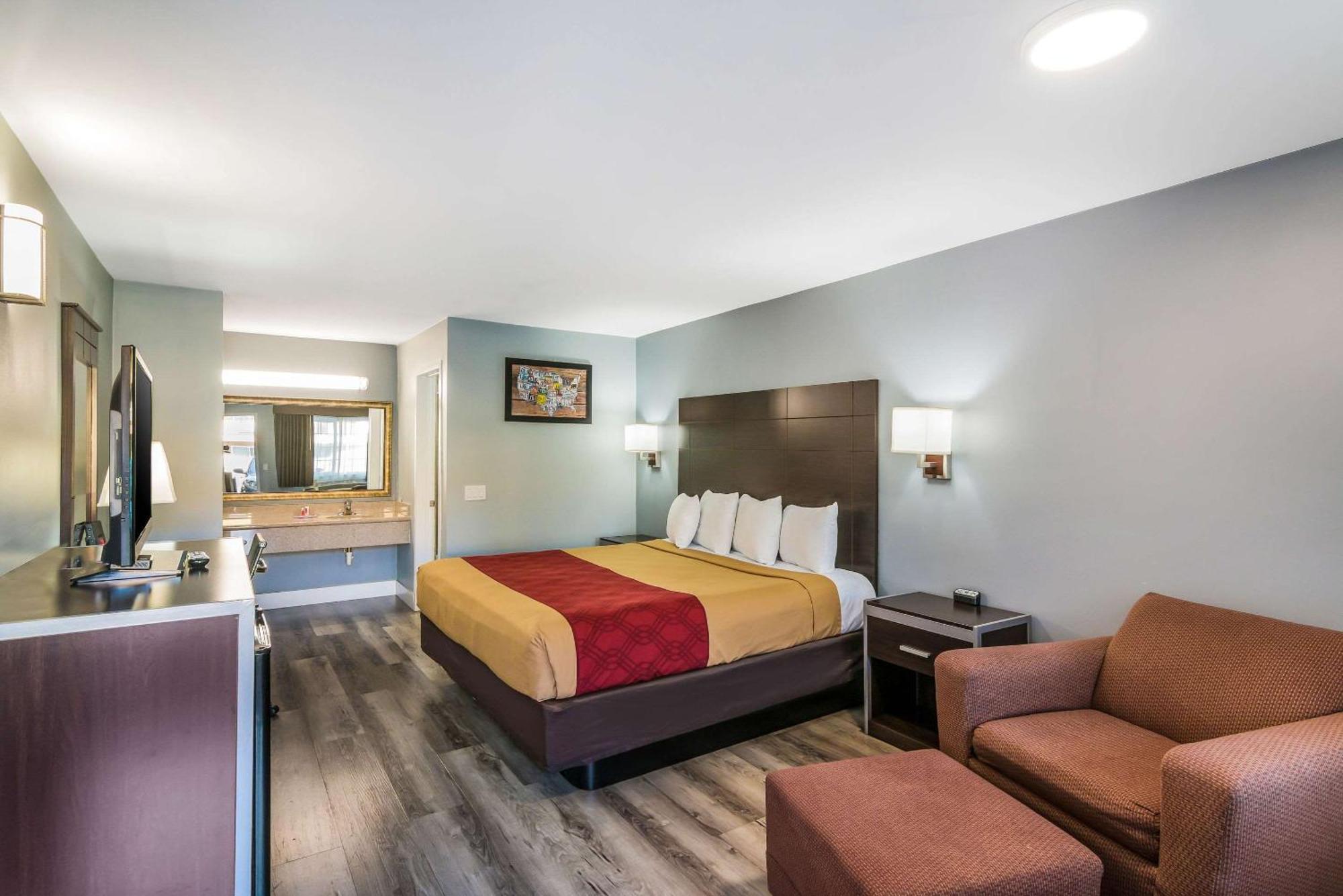 Econo Lodge Hesperia - Victorville I-15 Bagian luar foto