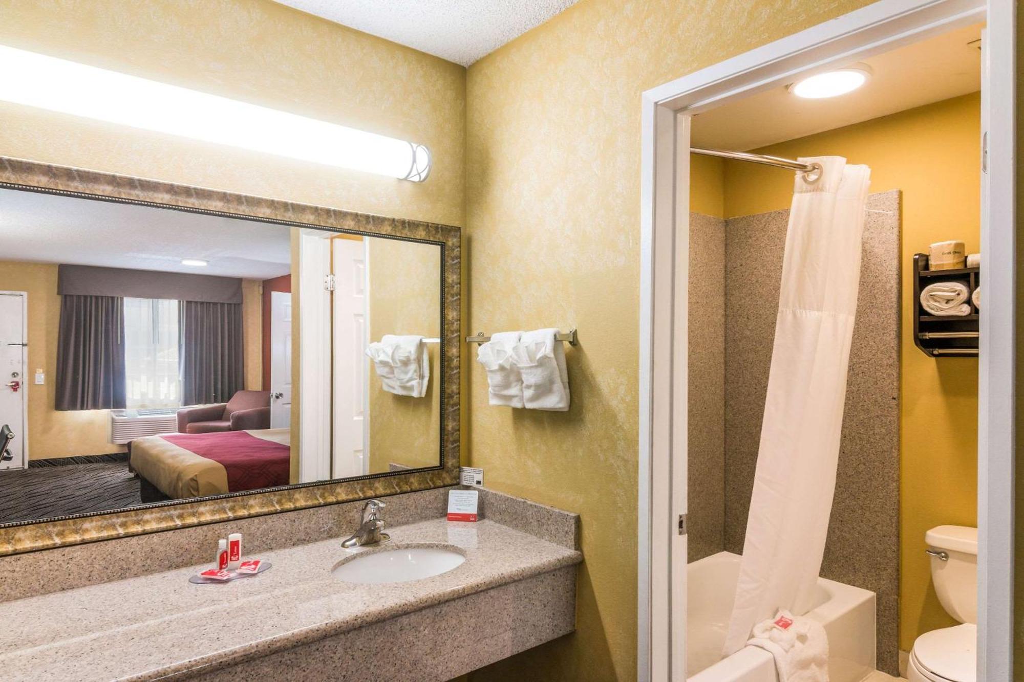 Econo Lodge Hesperia - Victorville I-15 Bagian luar foto