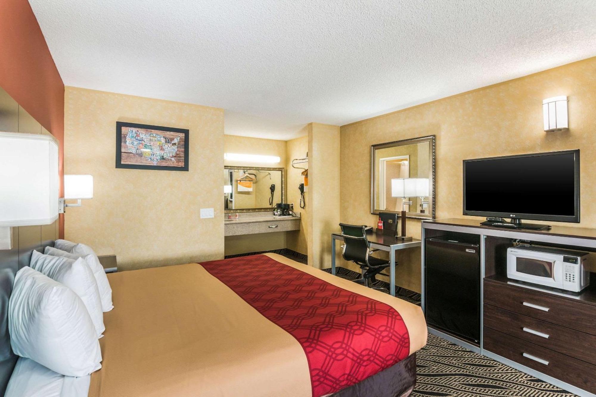 Econo Lodge Hesperia - Victorville I-15 Bagian luar foto