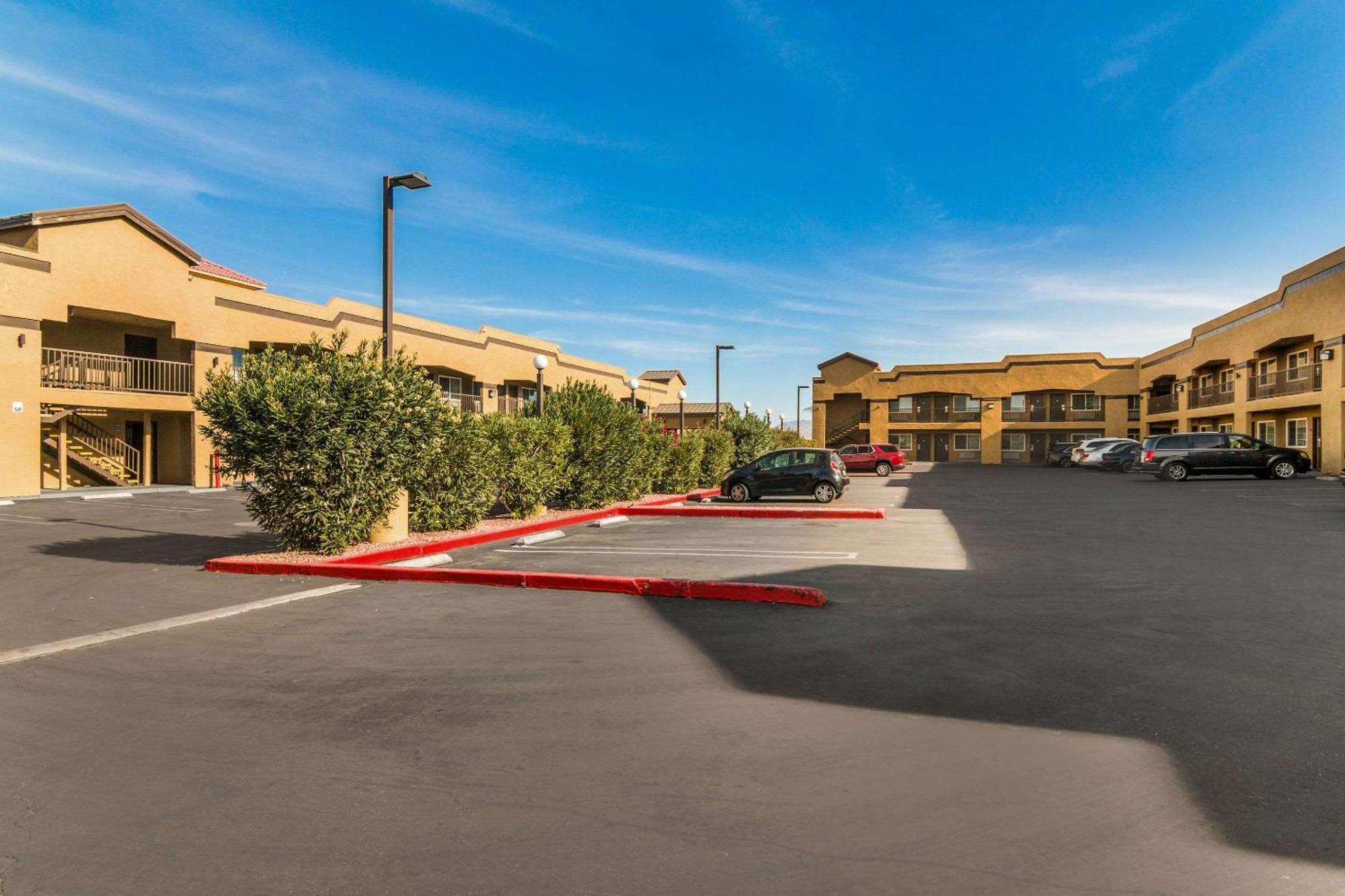 Econo Lodge Hesperia - Victorville I-15 Bagian luar foto